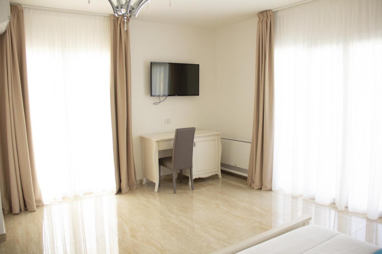 B&B Imperial Exclusive Rooms & Breakfast Porto Cesareo Ngoại thất bức ảnh