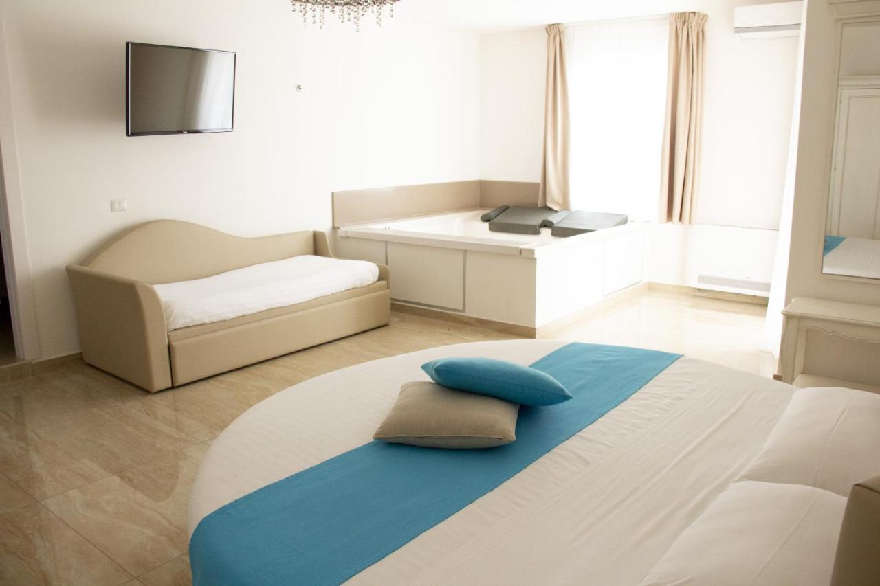 B&B Imperial Exclusive Rooms & Breakfast Porto Cesareo Ngoại thất bức ảnh