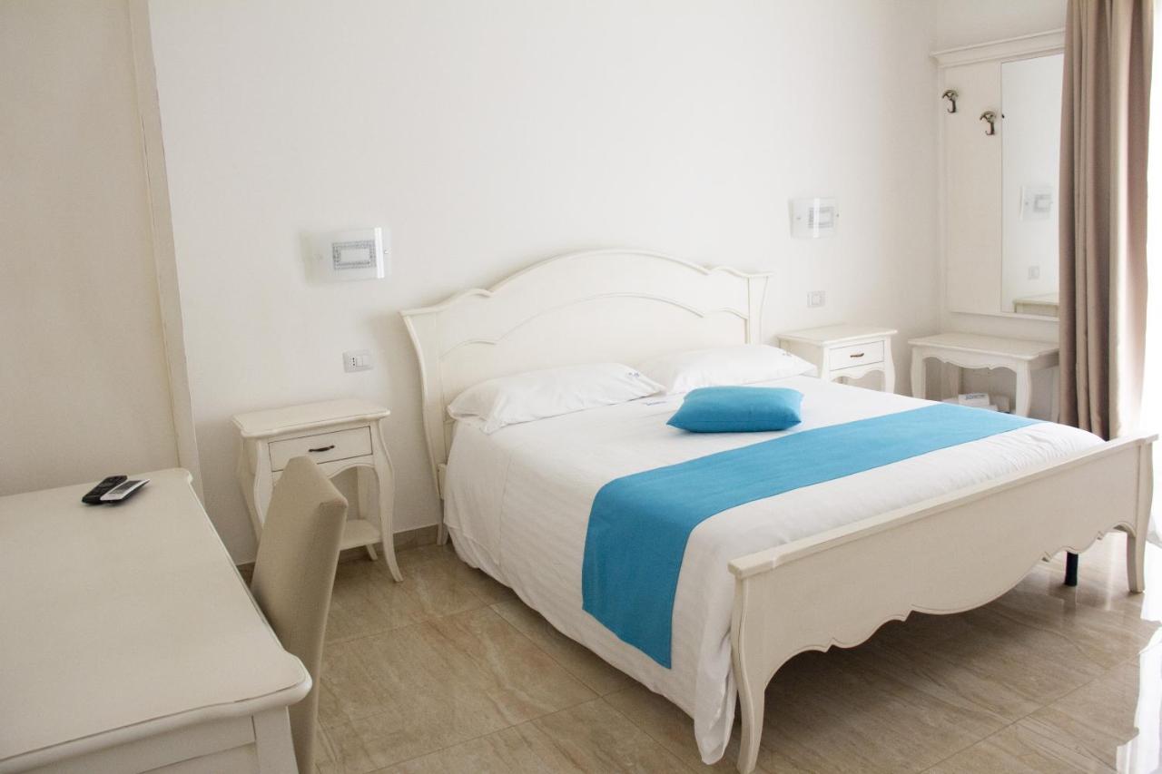 B&B Imperial Exclusive Rooms & Breakfast Porto Cesareo Ngoại thất bức ảnh