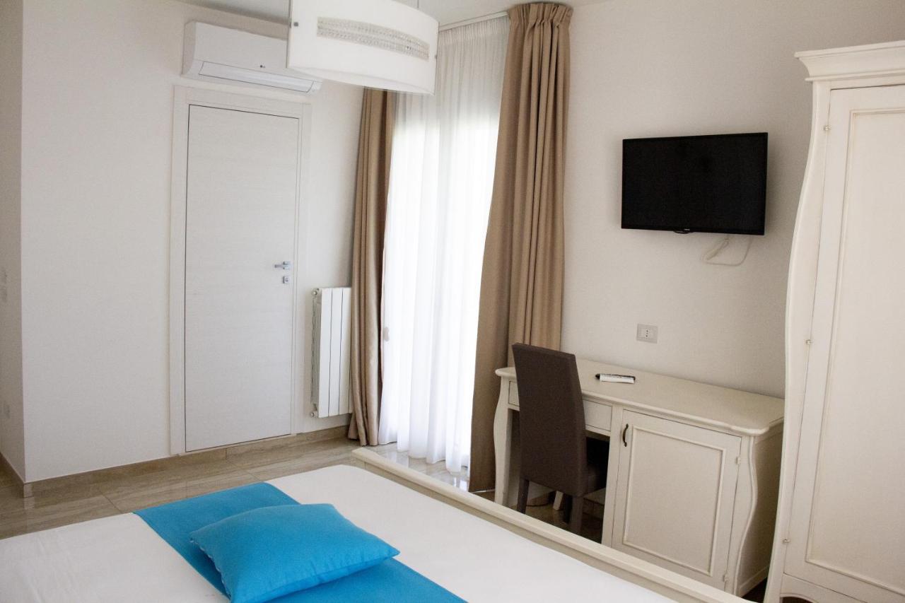 B&B Imperial Exclusive Rooms & Breakfast Porto Cesareo Ngoại thất bức ảnh
