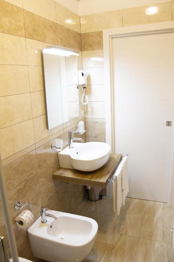 B&B Imperial Exclusive Rooms & Breakfast Porto Cesareo Ngoại thất bức ảnh