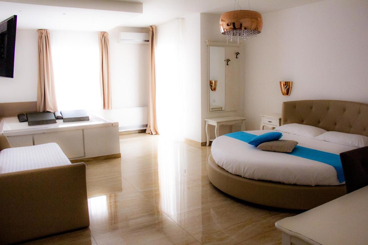 B&B Imperial Exclusive Rooms & Breakfast Porto Cesareo Ngoại thất bức ảnh