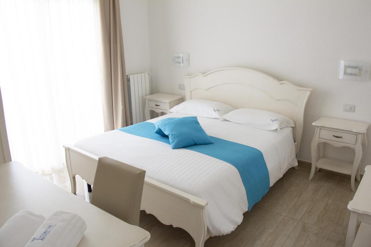 B&B Imperial Exclusive Rooms & Breakfast Porto Cesareo Ngoại thất bức ảnh