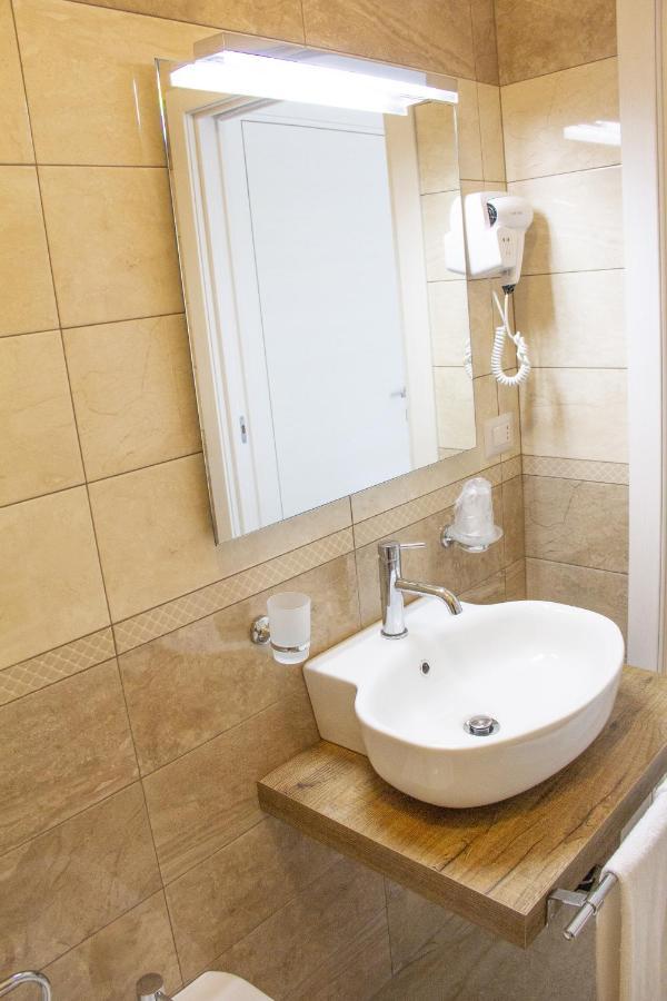B&B Imperial Exclusive Rooms & Breakfast Porto Cesareo Ngoại thất bức ảnh